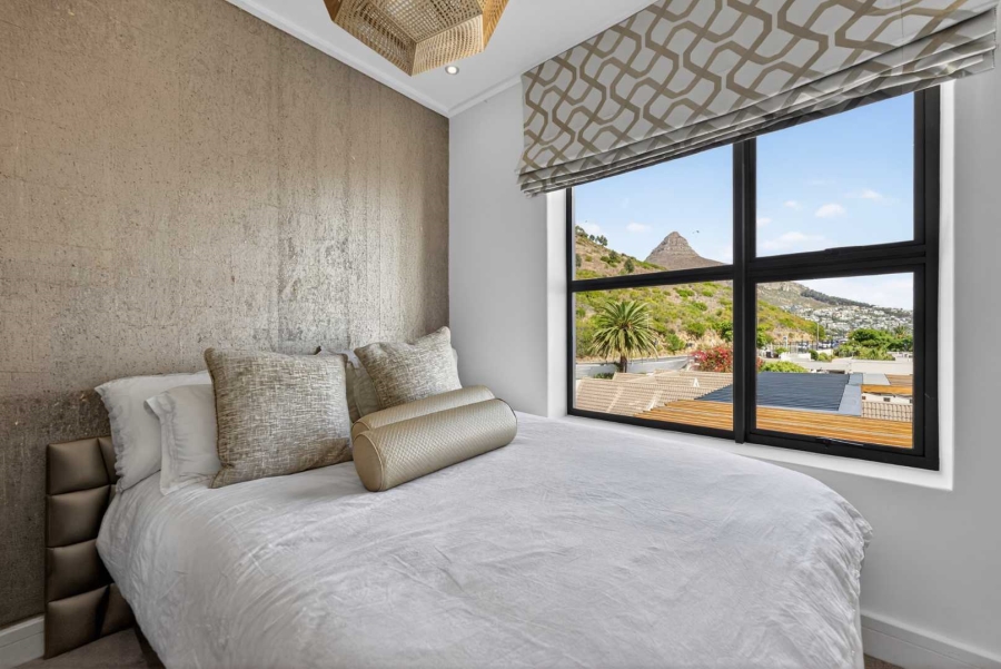 3 Bedroom Property for Sale in Sea Point Western Cape